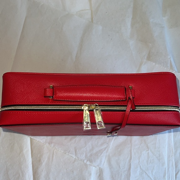 Estee Lauder Red Bag with Zipper - Picture 5 of 10